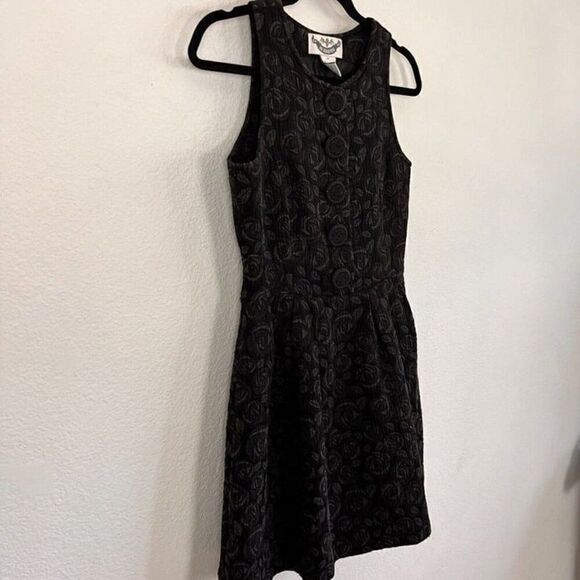 BB Dakota Grey & Black Brocade Sleeveless Fit & Flare Mini Dress Size Medium - Picture 10 of 11